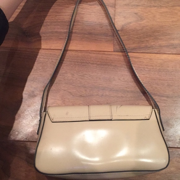 GUESS purse beige👜✨ - Picture 2 of 2